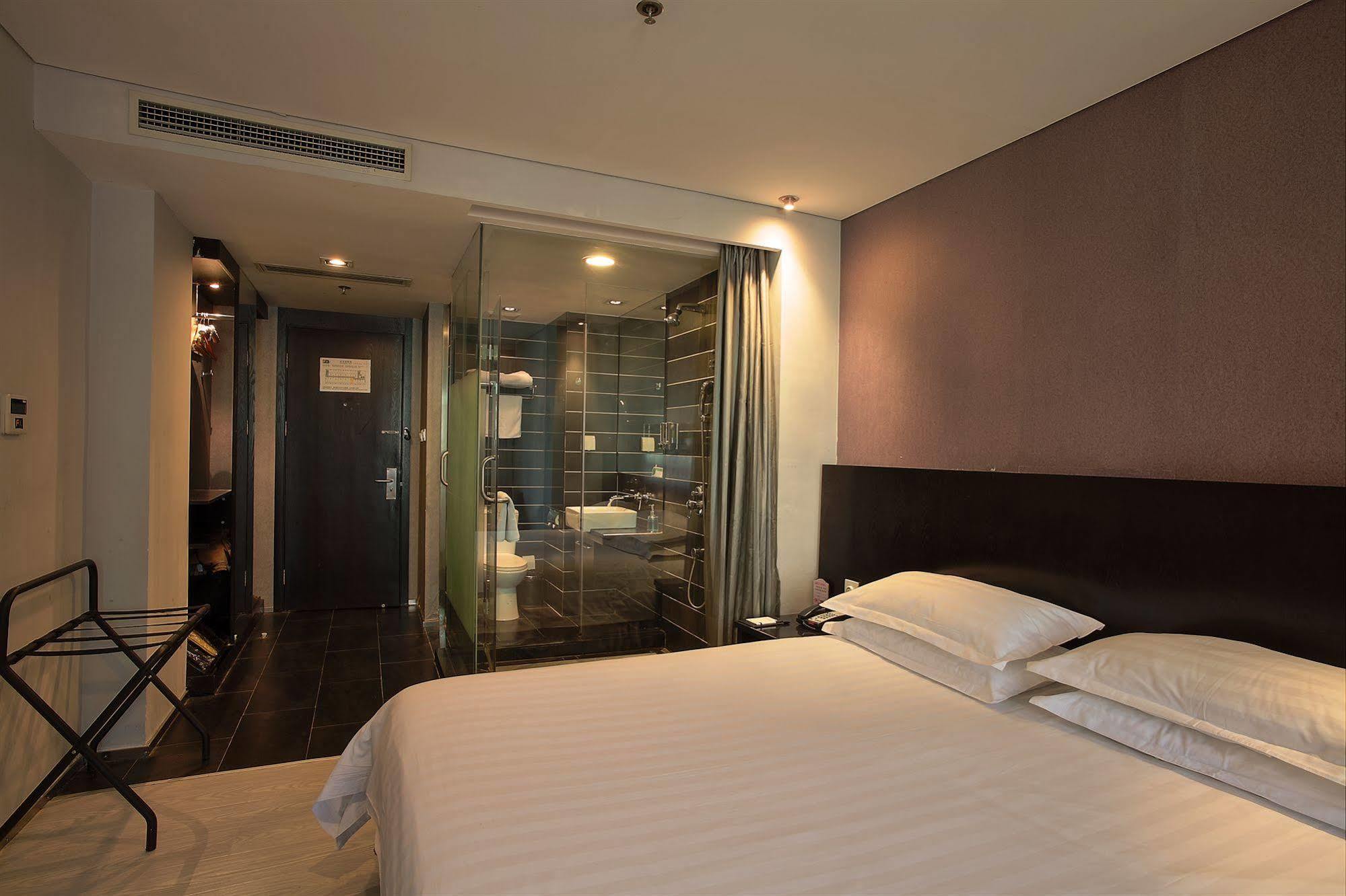 Fx Hotel Xujiahui - Shanghai Stadium Branch Exterior foto